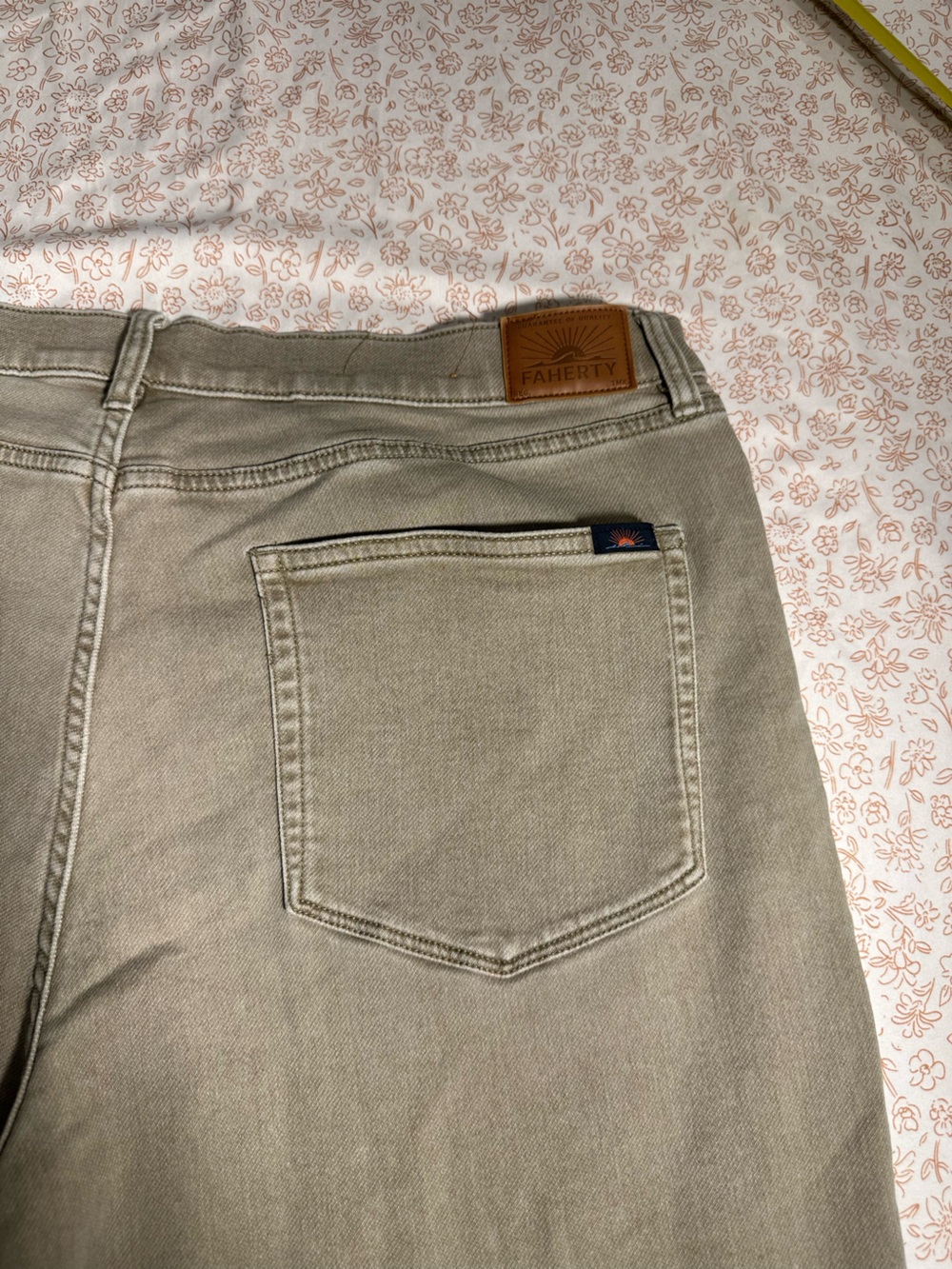 Faherty Men's Strech Terry Khaki Green Casual Pants size 38/ 33L
